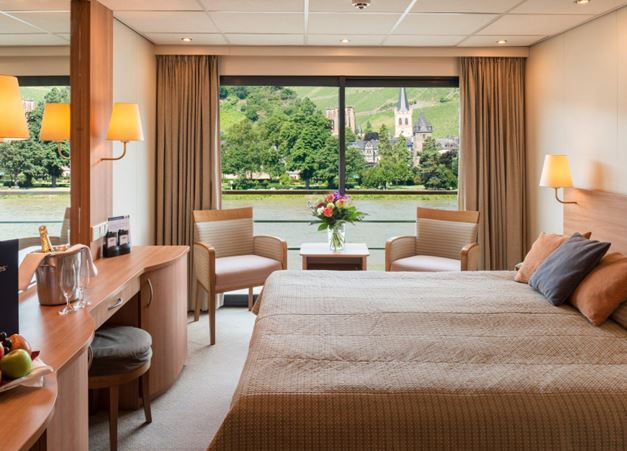 上层甲板法式阳台房图片