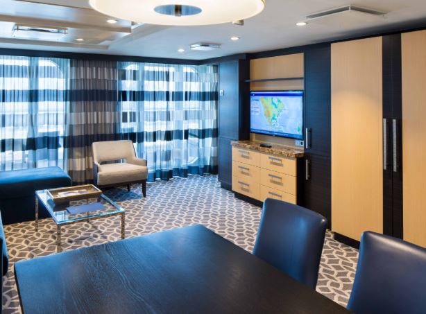 海洋量子号邮轮主人套房图片