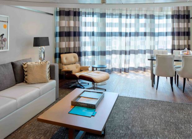 海洋量子号邮轮主人双层套房图片