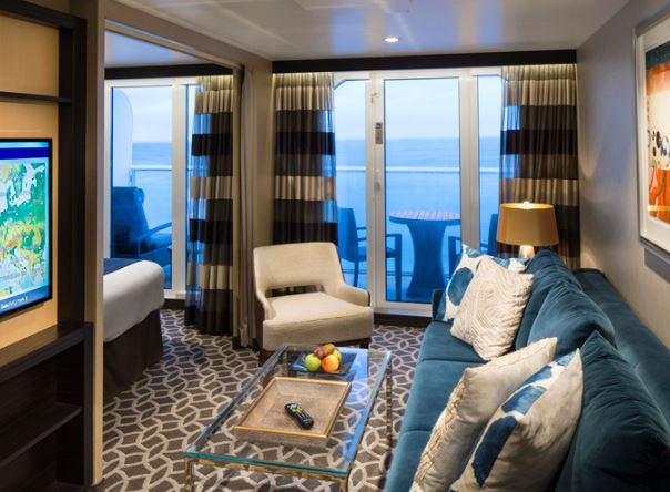 海洋圣歌号邮轮高 级豪华套房图片