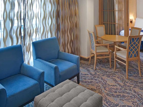 海洋航行者号邮轮双卧室豪华套房图片