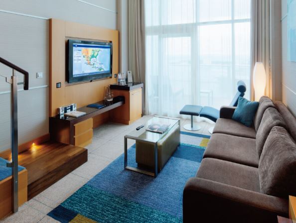 海洋绿洲号邮轮皇冠复式家庭套房图片