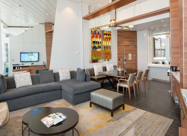 海洋绿洲号邮轮豪华全景套房图片