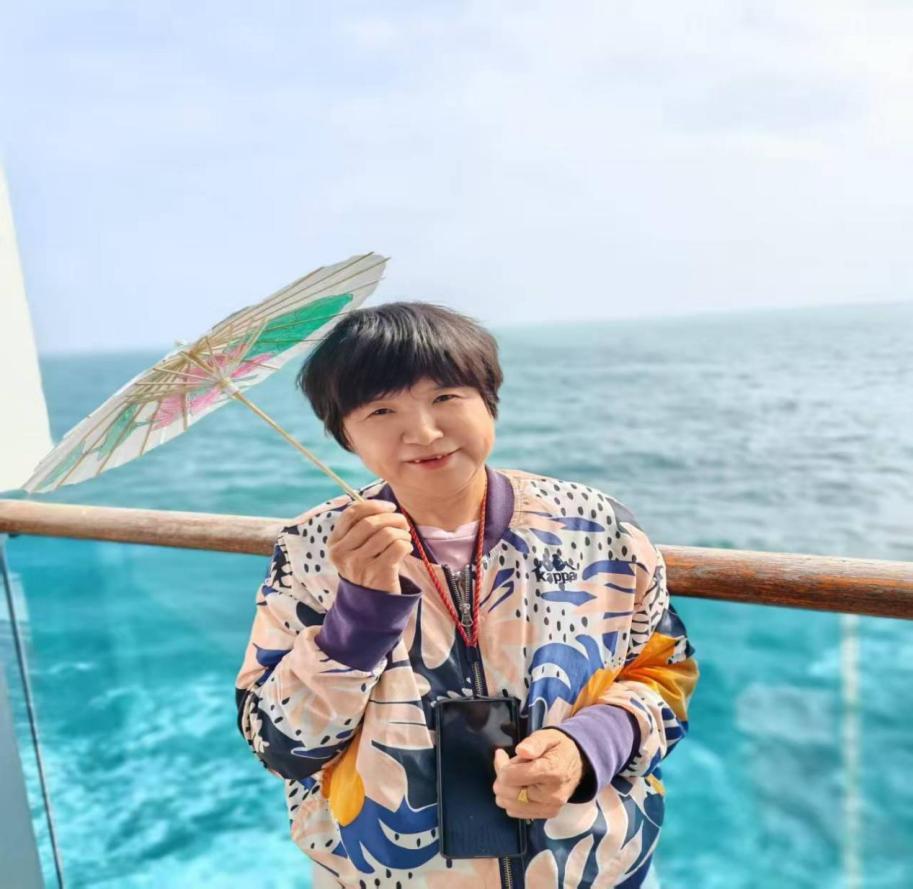 爱达地中海号游客照2