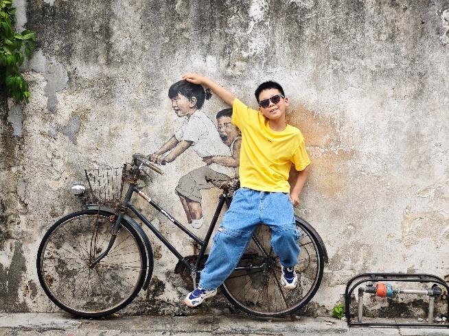 海洋赞礼号壁画街