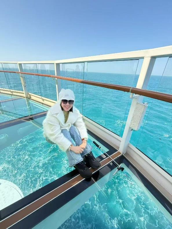 海洋光谱号玻璃栈道