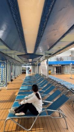 爱达地中海号躺椅