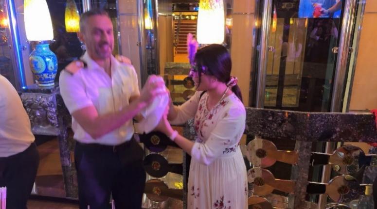 爱达地中海号船员