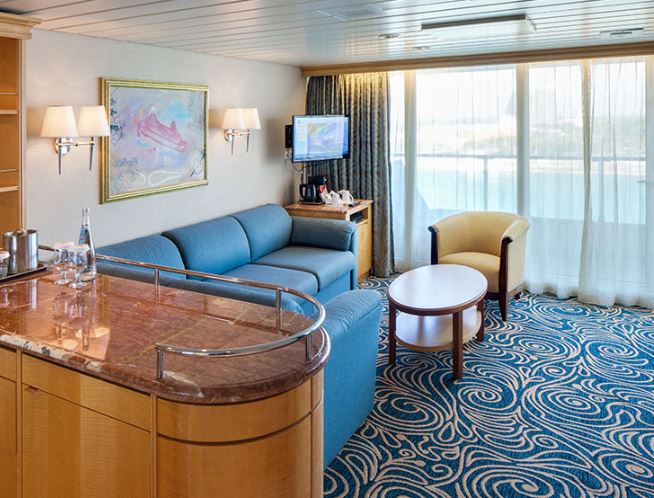 海洋幻丽号邮轮豪华套房图片