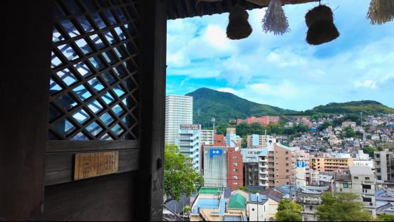 爱达地中海号街头