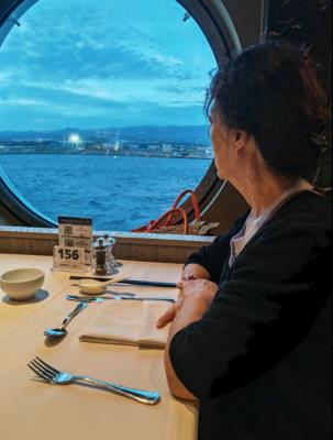 地中海荣耀号餐厅照