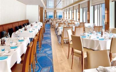 伊敦号邮轮中餐厅
