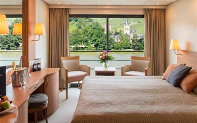 交响乐号上层甲板法式阳台房图片