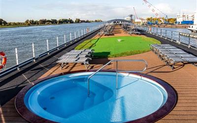 名仕号邮轮泳池